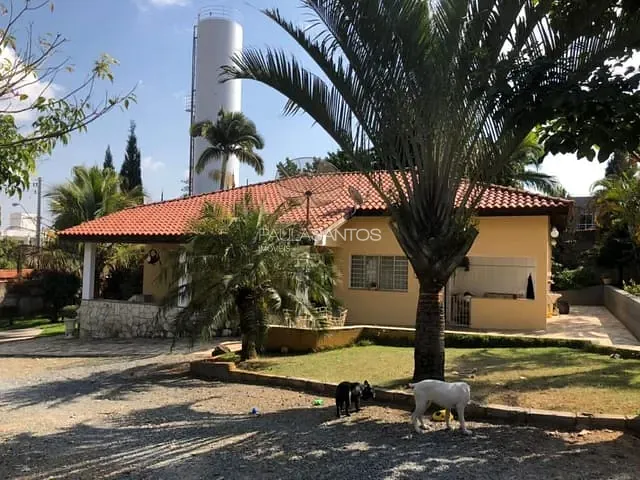 Chácara com 2250m² 6 quartos e 4 banheiros, à venda, no bairro Jardim Celeste em Sorocaba