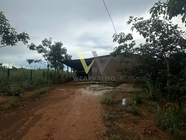 Chácara com 3000m² 3 quartos e 3 banheiros, à venda, no bairro Jardim Peixoto em Anápolis