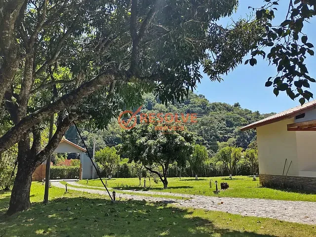 Chácara com 3900m² 4 quartos e 5 banheiros, à venda, no bairro Valparaíba em Guararema