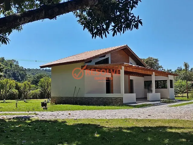 Chácara com 3900m² 4 quartos e 5 banheiros, à venda, no bairro Valparaíba em Guararema