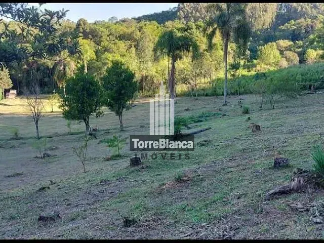 Chácara com 120000m² 2 quartos e 2 banheiros, à venda, no bairro Biscaia em Ponta Grossa