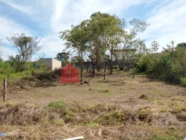 Chácara com 1000m², à venda, no bairro Parque Shangrilá em Pindamonhangaba