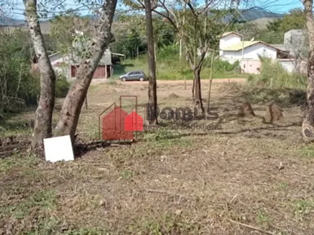 Chácara com 1000m², à venda, no bairro Parque Shangrilá em Pindamonhangaba