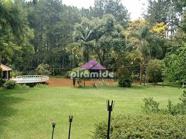 Chácara com 10000m² 4 quartos e 4 banheiros, à venda, no bairro Torrão de Ouro II em São José dos Campos