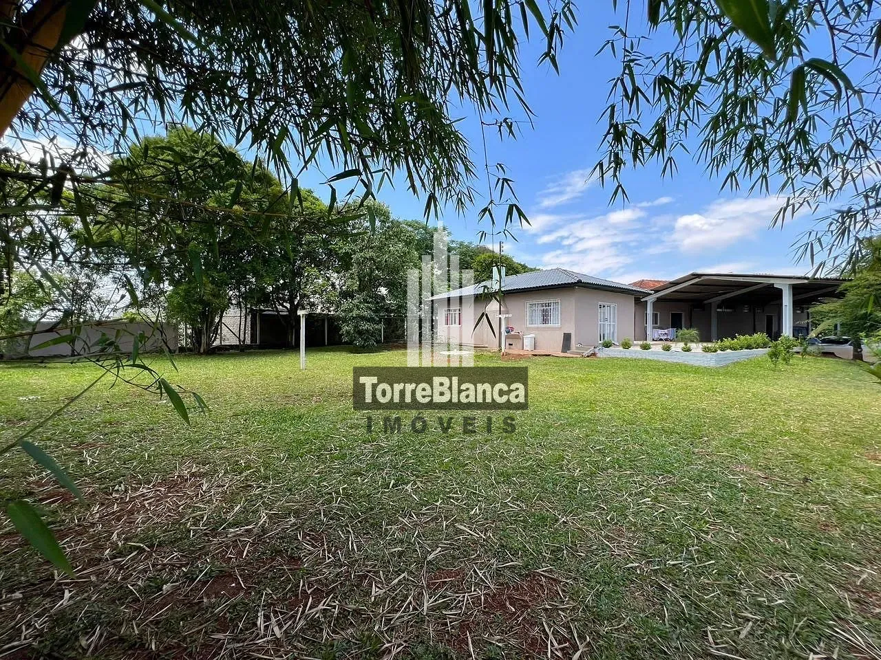 Sítio, 8 quartos, 3000 m² - Foto 1