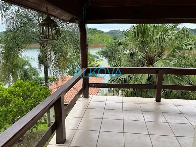 Chácara com 5000m² 4 quartos e 7 banheiros, à venda, no bairro Chácaras Condomínio Recanto Pássaros II em Jacareí