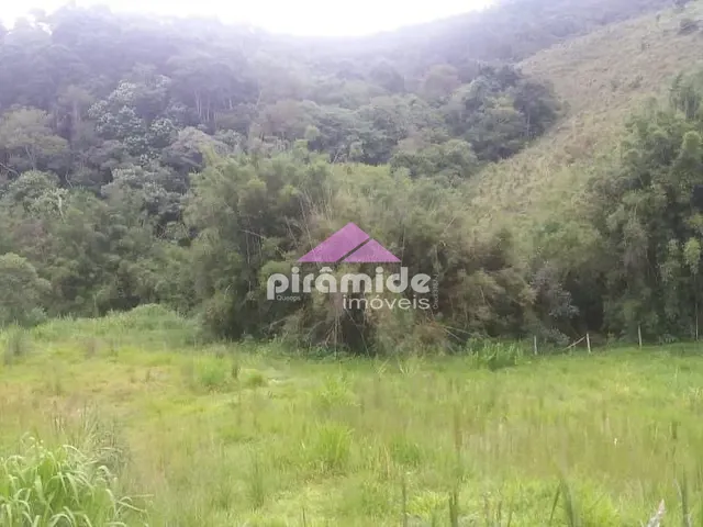 Chácara com 2000m², à venda, no bairro Ponte Nova em Sapucaí-Mirim