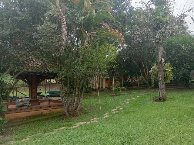 Chácara com 1765m² 4 quartos e 4 banheiros, à venda, no bairro Veraneio Irajá em Jacareí