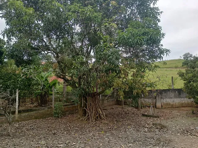 Chácara com 1765m² 4 quartos e 4 banheiros, à venda, no bairro Veraneio Irajá em Jacareí