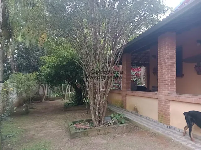 Chácara com 1765m² 4 quartos e 4 banheiros, à venda, no bairro Veraneio Irajá em Jacareí