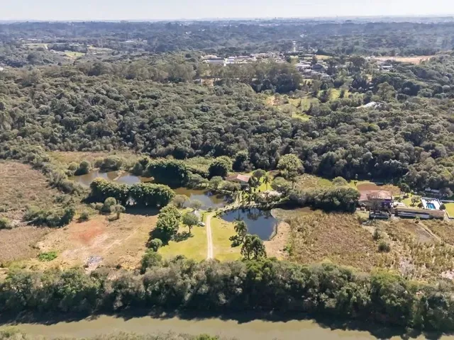 Chácara 4 quartos e 2 banheiros, à venda, no bairro Umbará em Curitiba