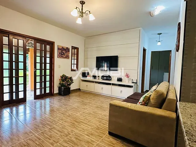 Chácara com 1210m² 4 quartos e 3 banheiros, à venda, no bairro ESTANCIA SANTA LUCIA em Jarinu