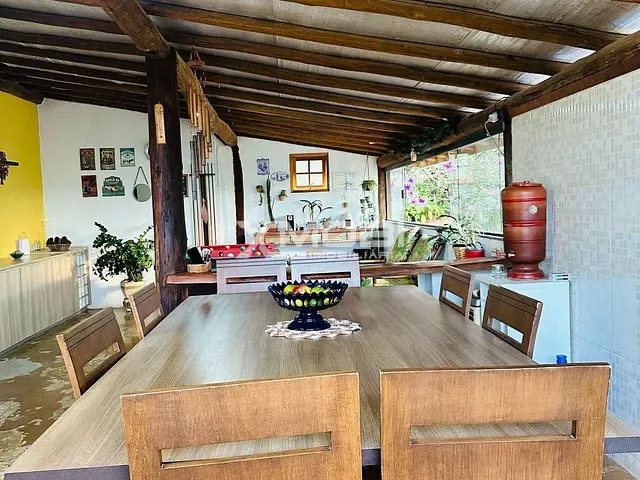Chácara com 1210m² 4 quartos e 3 banheiros, à venda, no bairro ESTANCIA SANTA LUCIA em Jarinu