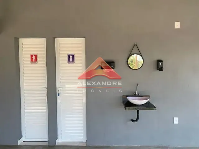 Chácara com 2500m² 2 quartos e 3 banheiros, à venda, no bairro Chácara Recanto Itamarati II em Caçapava