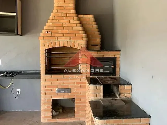 Chácara com 2500m² 2 quartos e 3 banheiros, à venda, no bairro Chácara Recanto Itamarati II em Caçapava