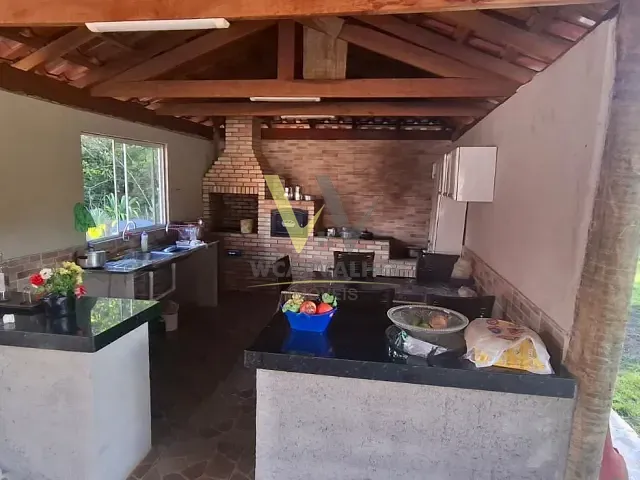 Chácara com 5000m² 4 quartos e 3 banheiros, à venda, no bairro Próximo a Planalmira em Anápolis