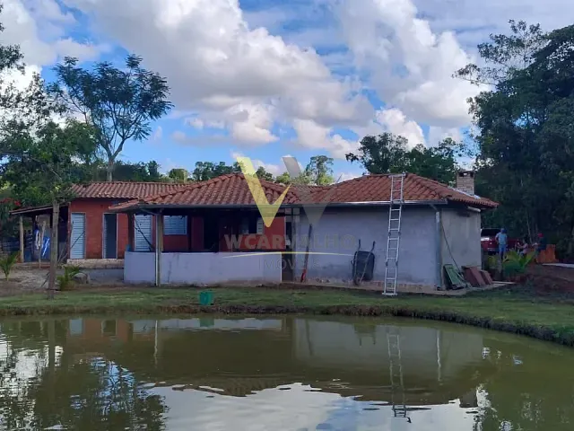 Chácara com 5000m² 4 quartos e 3 banheiros, à venda, no bairro Próximo a Planalmira em Anápolis