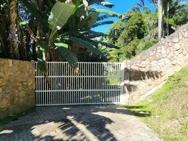 Chácara 3 quartos e 2 banheiros, à venda, no bairro Borda Do Campo em São José Dos Pinhais
