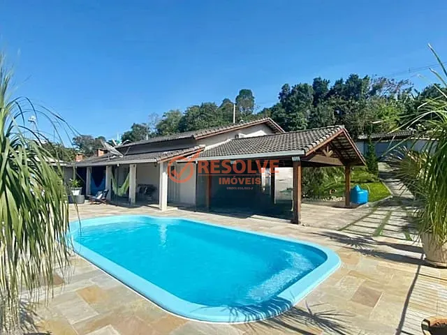 Chácara com 7000m² 3 quartos e 6 banheiros, à venda, no bairro Parateí em Guararema