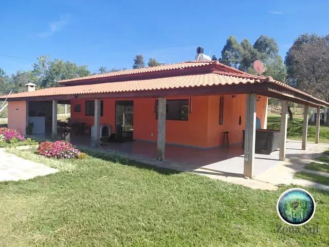 Chácara com 150m² 2 quartos e 2 banheiros, à venda, no bairro Fazenda D'Oeste I em Araçoiaba da Serra