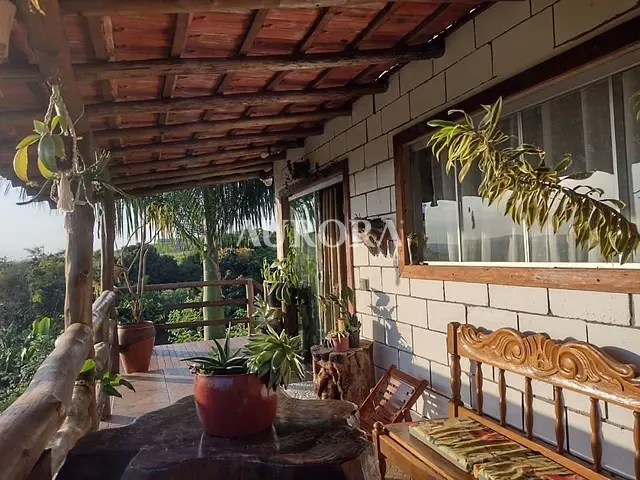 Chácara com 1500m² 2 quartos e 2 banheiros, à venda, no bairro Centro em Jataizinho