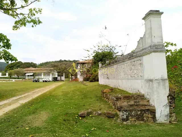 Chácara com 6000000m² 6 quartos e 7 banheiros, à venda, no bairro Borba em Pindamonhangaba