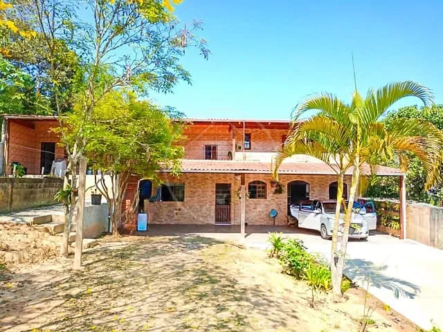 Chácara com 1350m² 2 quartos e 2 banheiros, à venda, no bairro Parelheiros em São Paulo