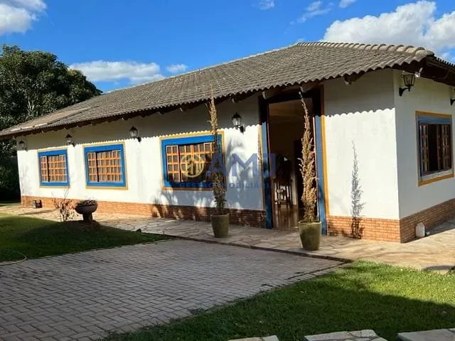 Chácara com 2136m² 6 quartos e 6 banheiros, à venda, no bairro Condomínio Parque dos Cisnes em Goiânia