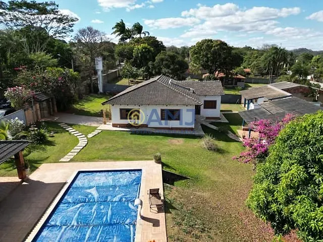 Chácara com 2136m² 6 quartos e 6 banheiros, à venda, no bairro Condomínio Parque dos Cisnes em Goiânia