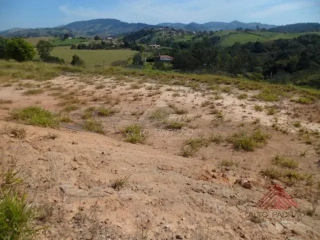 Chácara 3 quartos e 2 banheiros, à venda, no bairro Bairro inválido em Cidade inexistente