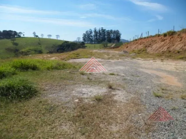 Chácara 3 quartos e 2 banheiros, à venda, no bairro Bairro inválido em Cidade inexistente