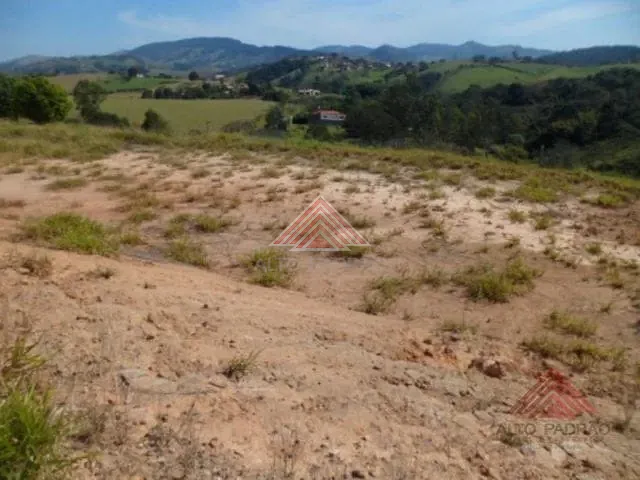 Chácara 3 quartos e 2 banheiros, à venda, no bairro Bairro inválido em Cidade inexistente