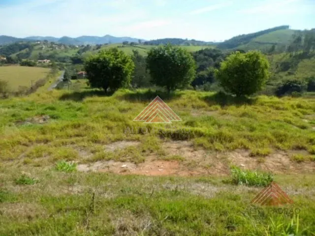 Chácara 3 quartos e 2 banheiros, à venda, no bairro Bairro inválido em Cidade inexistente