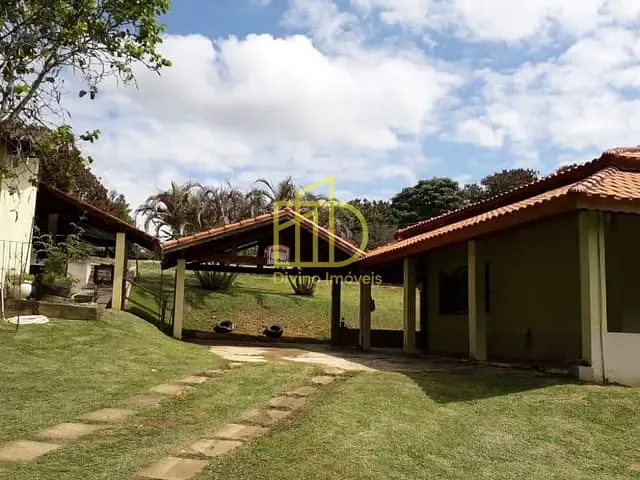 Chácara com 2800m² 4 quartos e 1 banheiro, à venda, no bairro Estrada da Barra em Salto de Pirapora