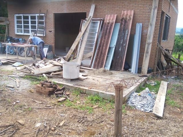 Chácara com 900m², à venda, no bairro Furnas em Cambuí
