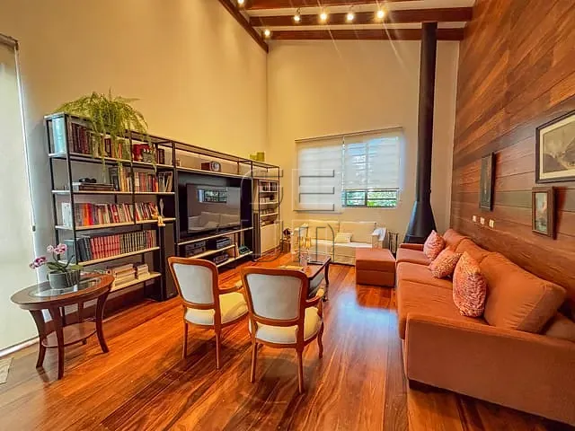 Chácara com 3044m² 3 quartos e 3 banheiros, à venda, no bairro Estância Santa Paula em Londrina