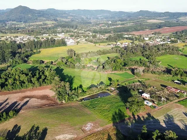Chácara com 6500m², à venda, no bairro Interior em Westfalia
