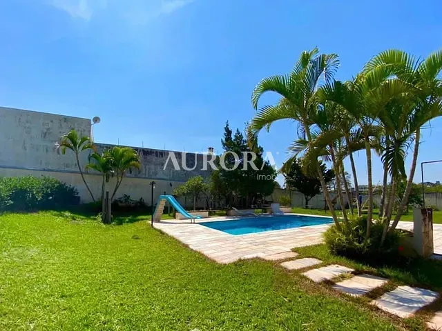Chácara com 2500m² 3 quartos e 5 banheiros, à venda, no bairro Jardim Itatiaia 2 em Londrina