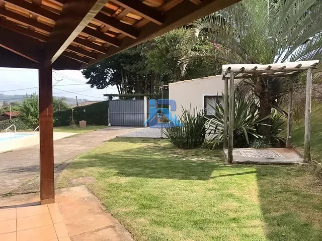 Chácara com 1040m² 4 quartos e 4 banheiros, à venda, no bairro Morada dos Pássaros em Itatiba