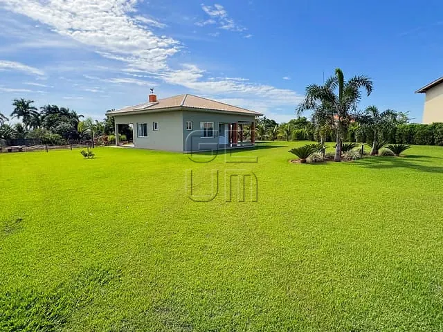 Chácara 3 quartos e 4 banheiros, à venda, no bairro 7 Ilhas em Sertanópolis