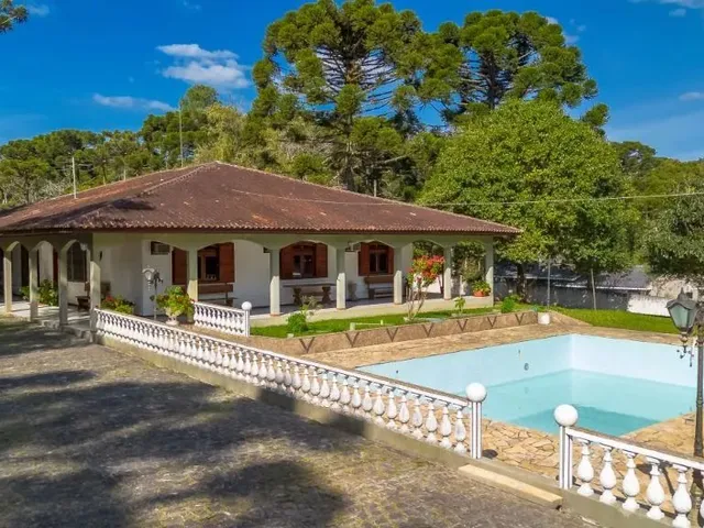 Chácara 4 quartos e 4 banheiros, à venda, no bairro Chantecler em Piraquara