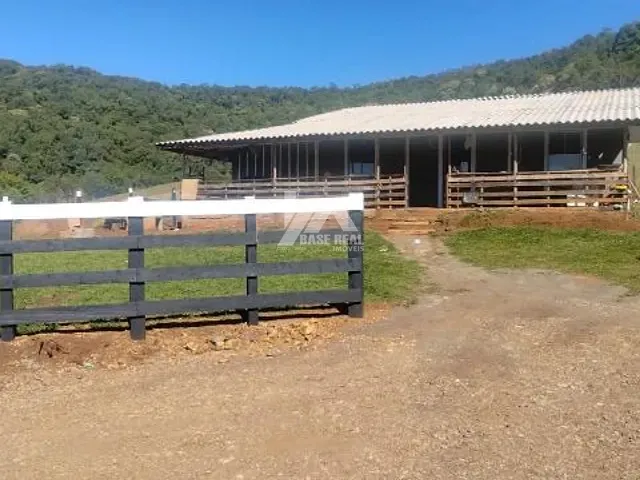 Chácara com 161323m² 3 quartos e 1 banheiro, à venda, no bairro Vila Jordão em Guarapuava
