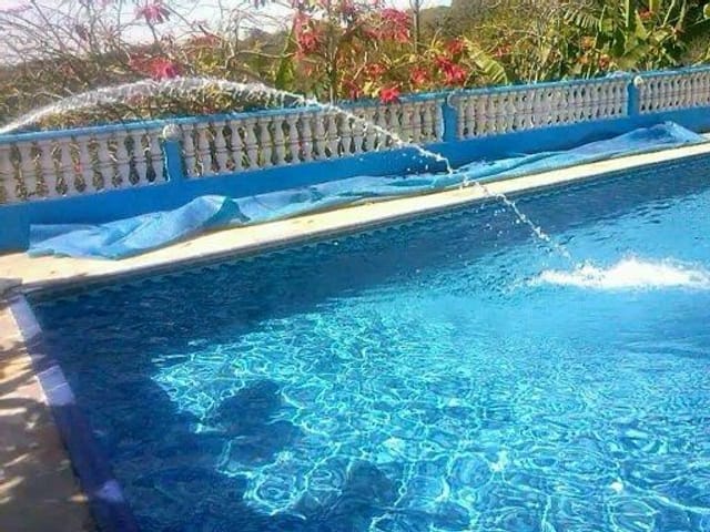 Chácara com 6940m² 8 quartos e 4 banheiros, à venda, no bairro Parque Mira Flores em Itapevi