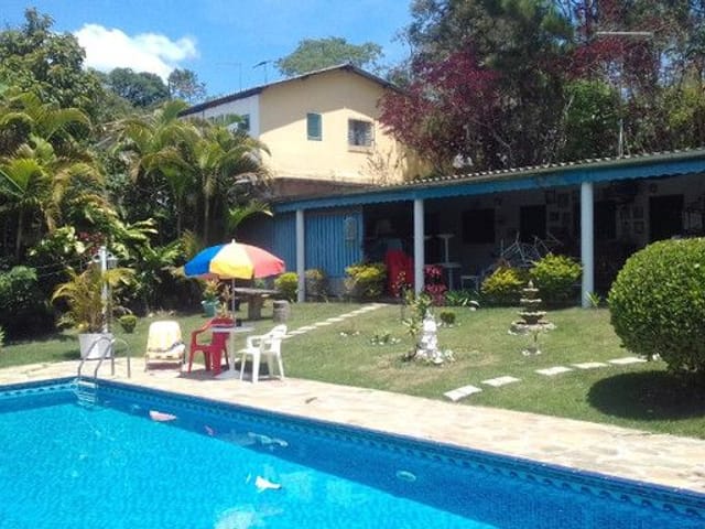 Chácara com 6940m² 8 quartos e 4 banheiros, à venda, no bairro Parque Mira Flores em Itapevi