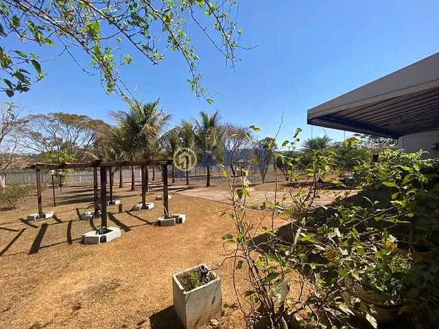 Chácara com 5000m² 5 quartos e 9 banheiros, à venda, no bairro Sítio de Recreio Paraíso Tropical em Goiânia