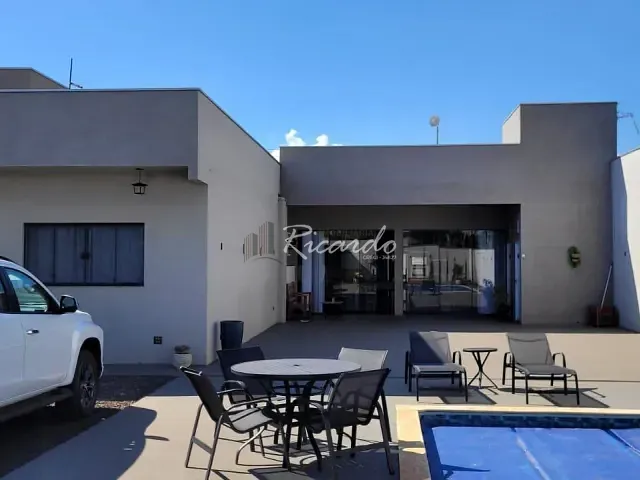 Chácara com 700m², à venda, no bairro Área Rural de Arapongas em Arapongas