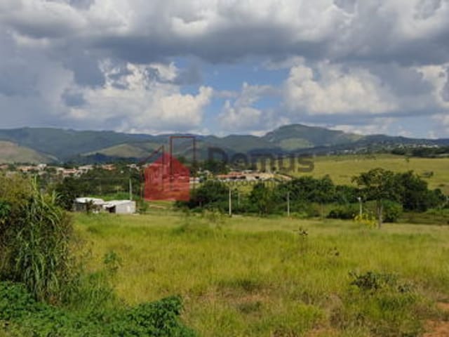 Chácara com 500m², à venda, no bairro Campinas em Pindamonhangaba