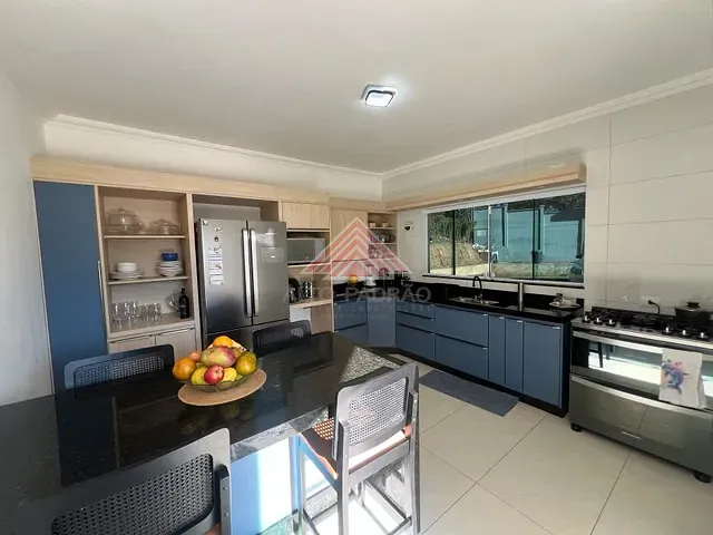 Chácara com 2500m² 3 quartos e 4 banheiros, à venda, no bairro Núcleo Sampaio Vidal em Mauá