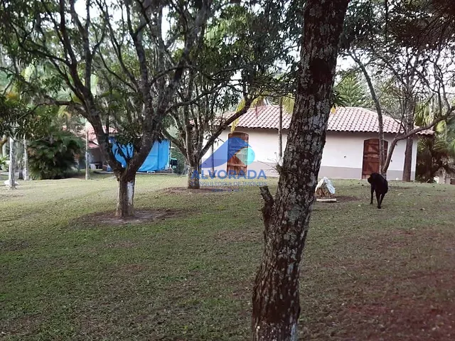 Chácara com 9800m² 3 quartos e 5 banheiros, à venda, no bairro Veraneio Irajá em Jacareí