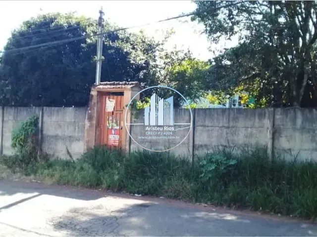 Chácara com 1200m² 3 quartos e 2 banheiros, à venda, no bairro Jardim Aeroporto em Pouso Alegre